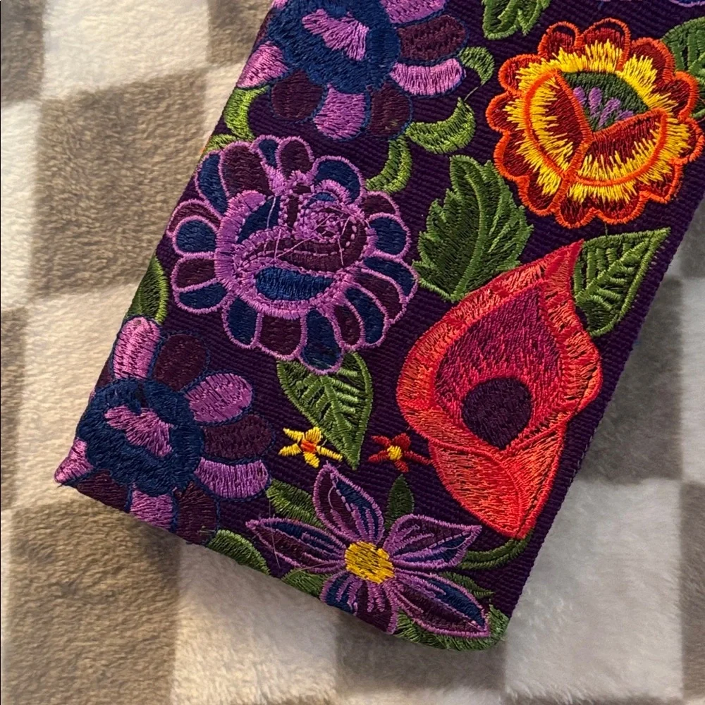 Lucia Imports Floral Embroidered Women's Clutch Purse